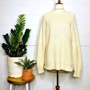 Banana Republic Vintage Italian Yarn Wool Blend Knit Crewneck in Light Yellow